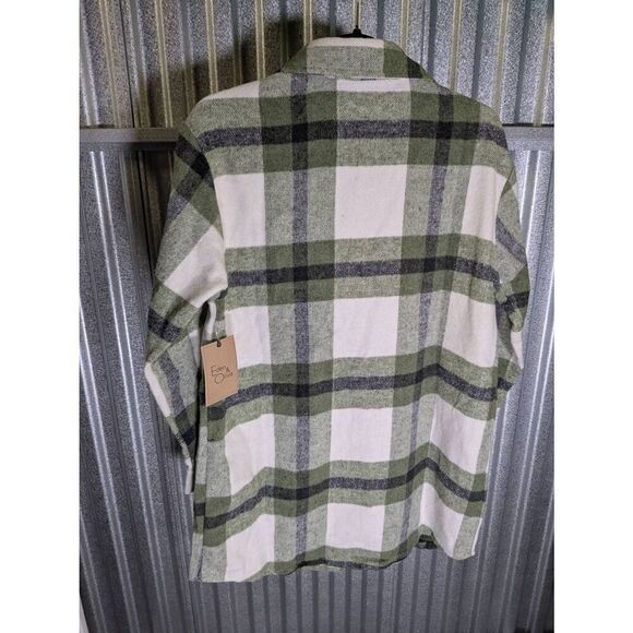 NWT Eden and Olivia Women's Flannel Olive/Ivory Plaid Button Up Shirt Women's Si - Picture 2 of 5